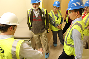 Drs. John Galgiani and Steven Wang on tour of Banner - University Medicine North Building 2