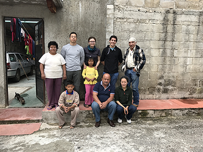 Dr. Vivian Shi with patient's family in Chiapas
