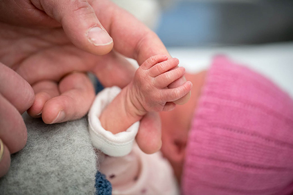 [A new study found that adult lung health can be influenced by nutritional problems during pregnancy, low birth weights for gestational age and being underweight in childhood. (Getty Images)]