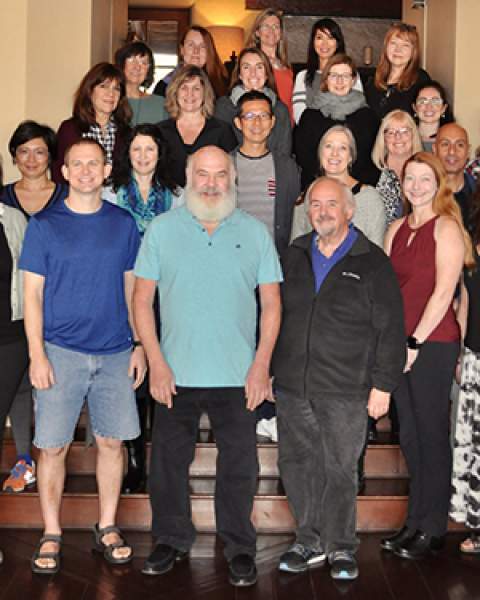 Dr. Andrew Weil (turquoise shirt) with AzCIM integrative health program students