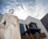 [Statue of Hippocrates in plaza between UArizona Sarver Heart Center and College of Pharmacy]